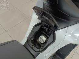 HONDA - ADV 150 - 2021/2021 - BRANCA - R$ 21.900,00