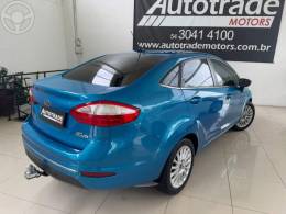 FORD - FIESTA 1.6 TITANIUM SEDAN 16V FLEX 4P AUTO - 2013/2014 - AZUL - R$ 45.900,00