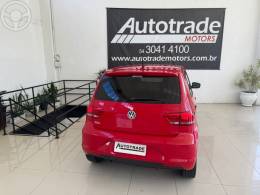 VOLKSWAGEN - FOX 1.0 MI TRENDLINE 8V FLEX 4P MANUAL - 2014/2015 - VERMELHA - R$ 45.900,00