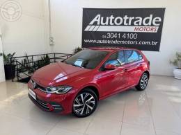 VOLKSWAGEN - POLO 1.0 170 TSI 12V HIGHLINE FLEX 4P AUTOMÁTICO - 2023/2024 - VERMELHA - R$ 104.900,00