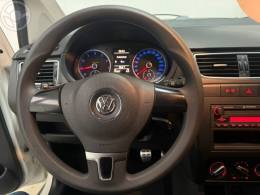 VOLKSWAGEN - CROSSFOX 1.6 MI FLEX 8V 4P MANUAL - 2010/2011 - BRANCA - R$ 43.900,00