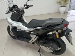 HONDA - ADV 150 - 2021/2021 - BRANCA - R$ 20.900,00