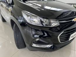 CHEVROLET - TRACKER 1.4 16V TURBO FLEX LT AUTOMÁTICO - 2017/2018 - PRETA - R$ 84.900,00