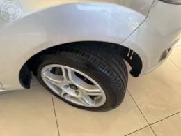 FORD - FIESTA 1.6 SE HATCH 16V FLEX 4P MANUAL - 2016/2017 - PRATA - R$ 52.900,00