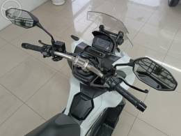 HONDA - ADV 150 - 2021/2021 - BRANCA - R$ 21.900,00