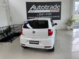 VOLKSWAGEN - FOX 1.0 MI 8V FLEX 4P MANUAL - 2013/2014 - BRANCA - R$ 42.900,00