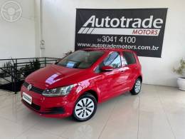 VOLKSWAGEN - FOX 1.0 MI TRENDLINE 8V FLEX 4P MANUAL - 2014/2015 - VERMELHA - R$ 45.900,00