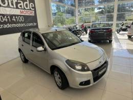 RENAULT - SANDERO 1.0 EXPRESSION 16V FLEX 4P MANUAL - 2013/2014 - PRATA - R$ 32.900,00