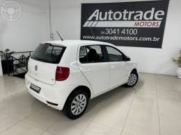 VOLKSWAGEN - FOX 1.6 MI 8V FLEX 4P MANUAL - 2013/2014 - BRANCA - R$ 43.900,00