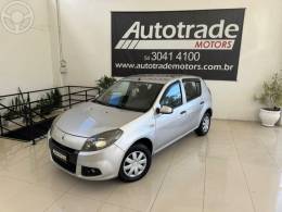 RENAULT - SANDERO 1.0 EXPRESSION 16V FLEX 4P MANUAL - 2013/2014 - PRATA - R$ 32.900,00