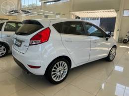 FORD - FIESTA 1.6 TITANIUM HATCH 16V FLEX 4P AUTOMÁTICO - 2014/2015 - BRANCA - R$ 54.900,00