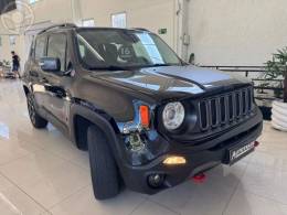 JEEP - RENEGADE 2.0 16V TURBO DIESEL TRAILHAWK 4P 4X4 AUTOMÁTICO - 2015/2016 - PRETA - R$ 85.900,00