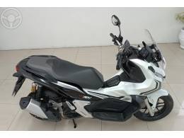 HONDA - ADV 150 - 2021/2021 - BRANCA - R$ 21.900,00