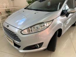 FORD - FIESTA 1.6 SE HATCH 16V FLEX 4P AUTOMÁTICO - 2014/2015 - PRATA - R$ 44.900,00