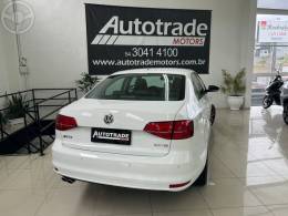 VOLKSWAGEN - JETTA 2.0 TSI HIGHLINE 211CV 4P DSG - 2015/2015 - BRANCA - R$ 79.900,00