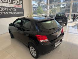 CHEVROLET - ONIX 1.0 MPFI LS 8V FLEX 4P MANUAL - 2016/2016 - PRETA - R$ 45.900,00