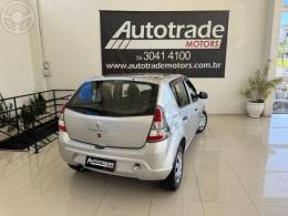 RENAULT - SANDERO 1.0 EXPRESSION 16V FLEX 4P MANUAL - 2013/2014 - PRATA - R$ 32.900,00