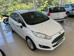 FORD - FIESTA 1.6 TITANIUM HATCH 16V FLEX 4P AUTOMÁTICO - 2014/2015 - BRANCA - R$ 54.900,00