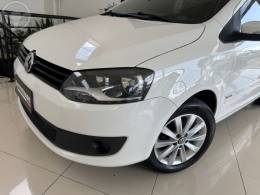 VOLKSWAGEN - FOX 1.0 MI 8V FLEX 4P MANUAL - 2013/2014 - BRANCA - R$ 42.900,00