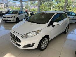 FORD - FIESTA 1.6 TITANIUM HATCH 16V FLEX 4P AUTOMÁTICO - 2014/2015 - BRANCA - R$ 54.900,00