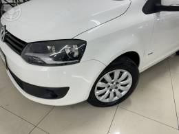 VOLKSWAGEN - FOX 1.6 MI 8V FLEX 4P MANUAL - 2013/2014 - BRANCA - R$ 43.900,00