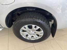 FORD - RANGER 3.2 LIMITED 4X4 CD 20V DIESEL 4P AUTOMÁTICO - 2016/2017 - PRATA - R$ 139.900,00