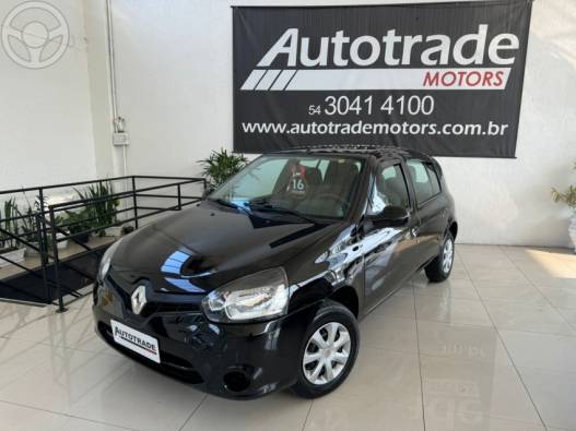 RENAULT - CLIO 1.0 EXPRESSION 16V FLEX 4P MANUAL - 2015/2016 - PRETA - R$ 35.900,00