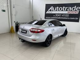 RENAULT - FLUENCE 2.0 DYNAMIQUE 16V FLEX 4P AUTOMÁTICO - 2013/2014 - PRATA - R$ 36.900,00