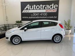 FORD - FIESTA 1.6 TITANIUM HATCH 16V FLEX 4P AUTOMÁTICO - 2014/2015 - BRANCA - R$ 54.900,00