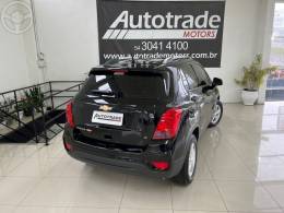 CHEVROLET - TRACKER 1.4 16V TURBO FLEX LT AUTOMÁTICO - 2017/2018 - PRETA - R$ 84.900,00