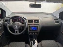 VOLKSWAGEN - FOX 1.0 MI TRENDLINE 8V FLEX 4P MANUAL - 2014/2015 - VERMELHA - R$ 45.900,00