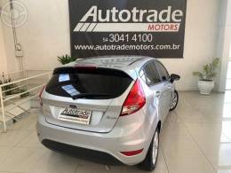 FORD - FIESTA 1.6 SE HATCH 16V FLEX 4P AUTOMÁTICO - 2014/2015 - PRATA - R$ 44.900,00