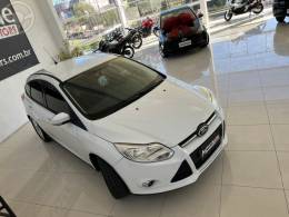 FORD - FOCUS 2.0 SE PLUS 16V FLEX 4P AUTOMÁTICO - 2014/2015 - BRANCA - R$ 55.900,00