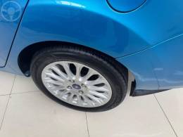 FORD - FIESTA 1.6 TITANIUM SEDAN 16V FLEX 4P AUTO - 2013/2014 - AZUL - R$ 45.900,00