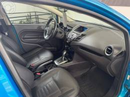 FORD - FIESTA 1.6 TITANIUM SEDAN 16V FLEX 4P AUTO - 2013/2014 - AZUL - R$ 45.900,00