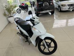 HONDA - BIZ 125 EX - 2014/2015 - BRANCA - R$ 13.900,00